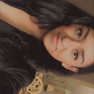 Meet your Posher, Estefany